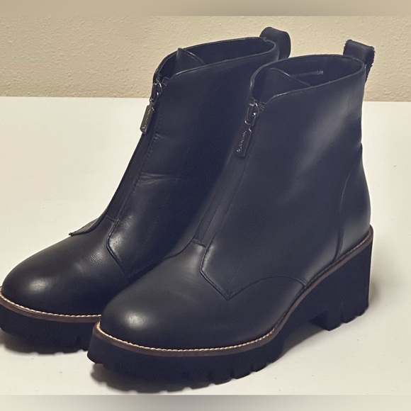 Blondo Drew Black Leather Ankle Boots Womens Waterproof Front Zip NWOB - Picture 2 of 9